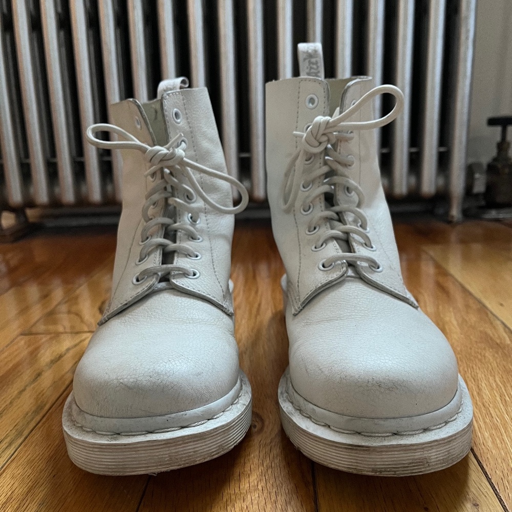 Dr. Marten’s 1460 Mono Leather Boot - White